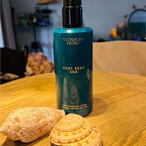 Victoria's Secret Blue Moisturizer & Body Oil